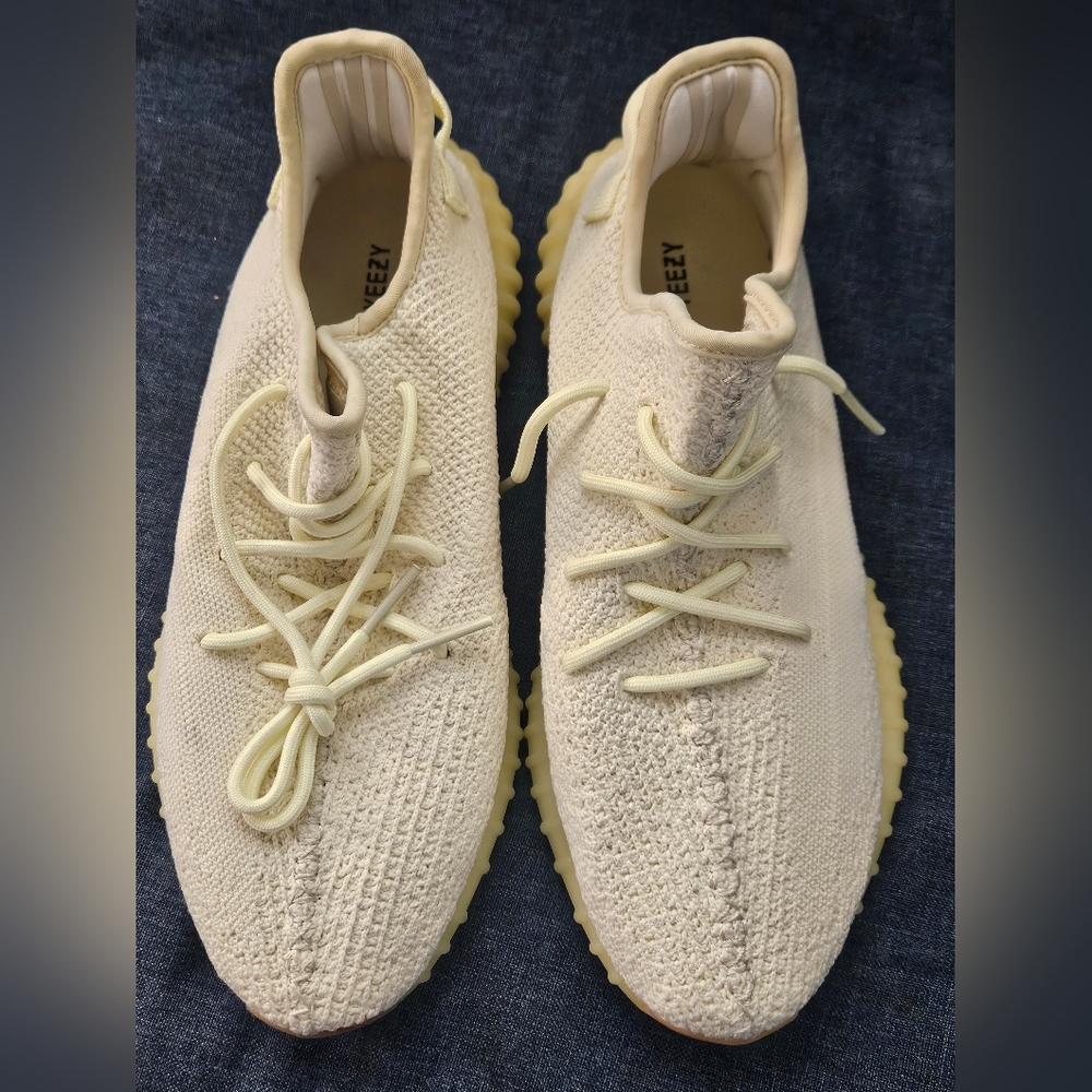 NWOB Adidas Yeezy Light Yellow Knit Shoes